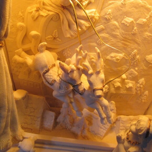 Vintage Casa Elite Christmas Diorama. 12x10x5 inches. White. - Picture 13 of 13